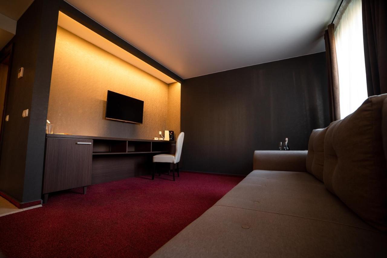 Sribni Leleky Hotel&Spa Lutsʼk Exterior foto