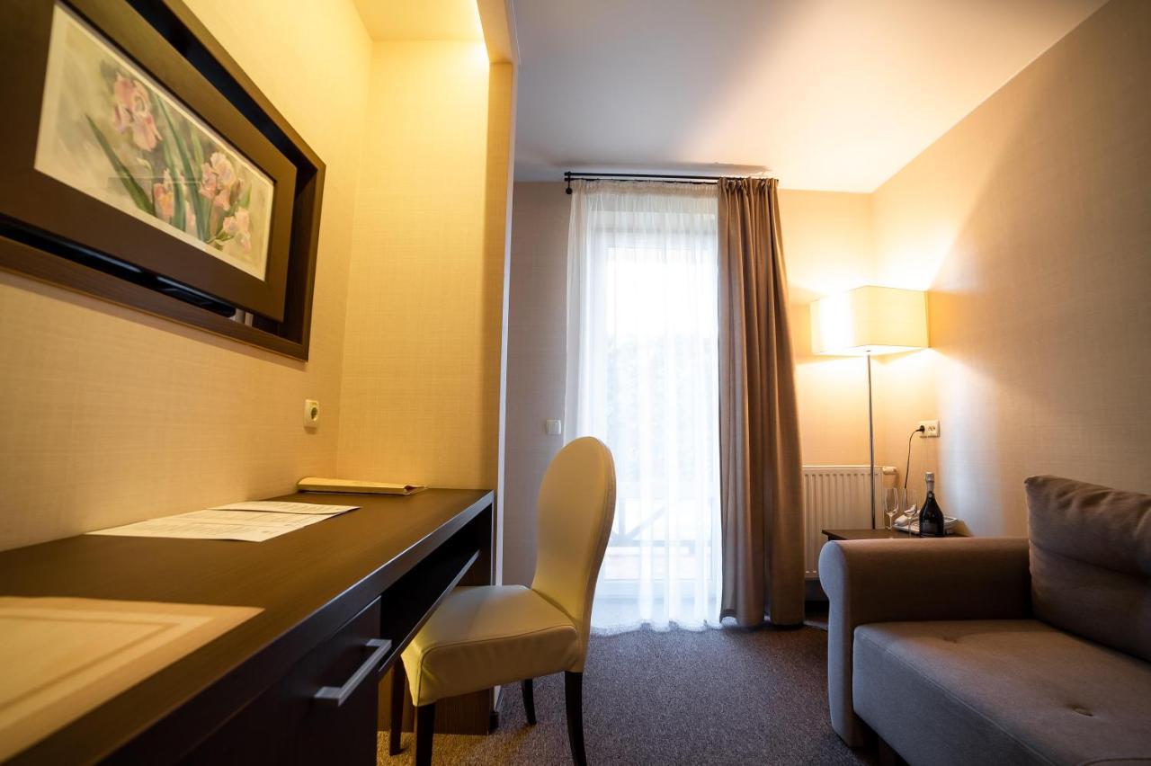 Sribni Leleky Hotel&Spa Lutsʼk Exterior foto